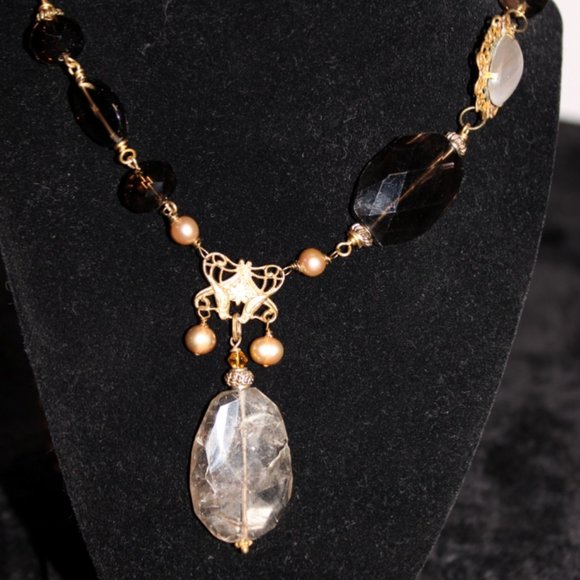 Carla Fox gold tone link statement necklace with gold tone and lucite look beads - Picture 6 of 14